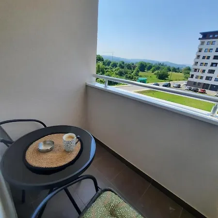 Petrovic-5 Min By Walk To Center,doboj Park Doboj