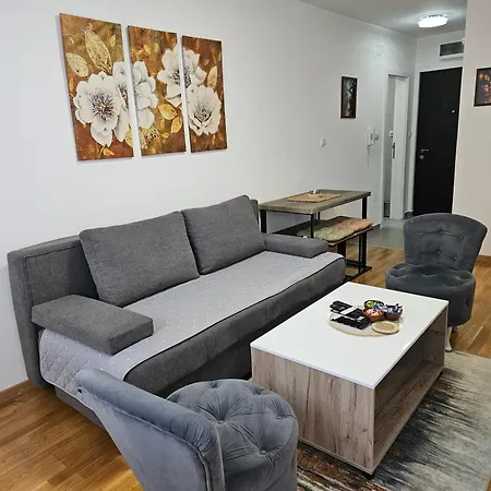 Petrovic-5 Min By Walk To Center,doboj Park *