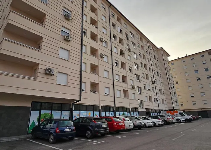 Apartman Petrovic-5 Min By Walk To Center,doboj Park