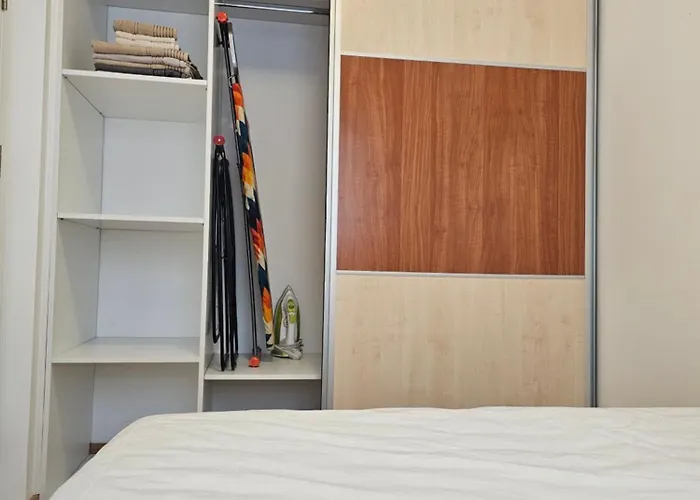 Petrovic-5 Min By Walk To Center,doboj Park Apartman